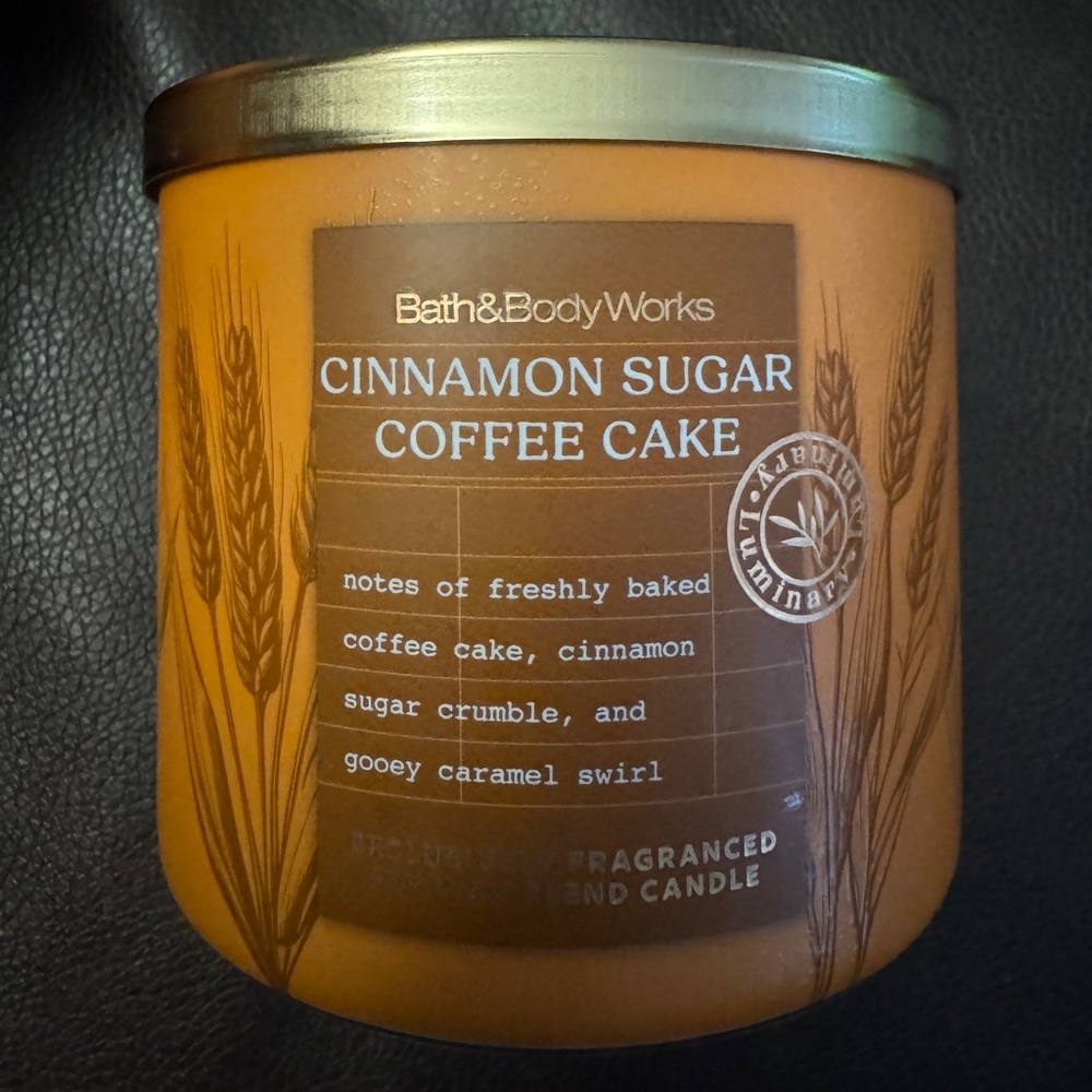 Bath & Body Works Cinnamon Sugar Coffee Cake Candle - Warm Brown